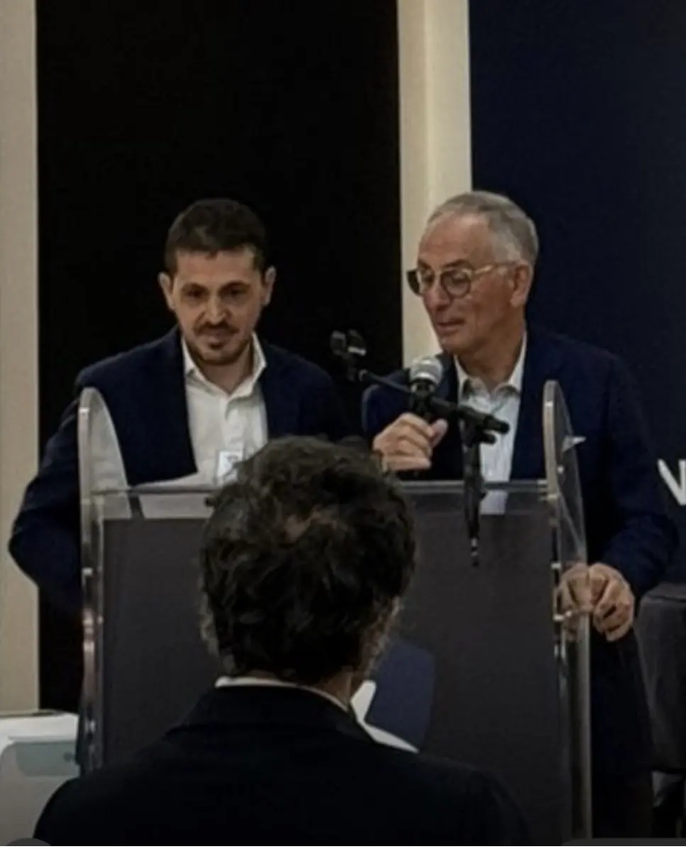 Marco Musorrofiti e il professor Raoul Saggini durante un incontro scientifico